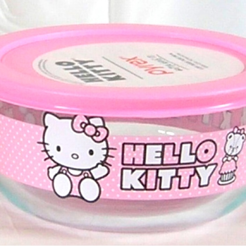 Hello kitty, pink Pyrex bowl